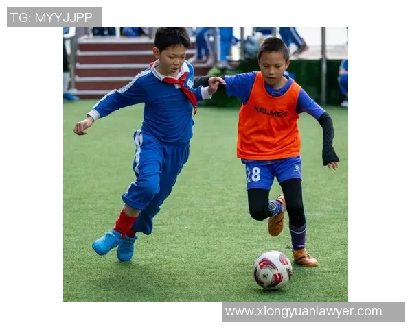 足球球星经典动作模拟训练助力提升技巧与实战表现 足球球星经典动作模拟训练助力提升技巧与实战表现