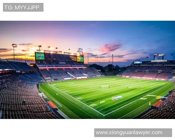 足球巨星巅峰时刻镜头对比展现不同年代绿茵场传奇风采 足球巨星巅峰时刻镜头对比展现不同年代绿茵场传奇风采